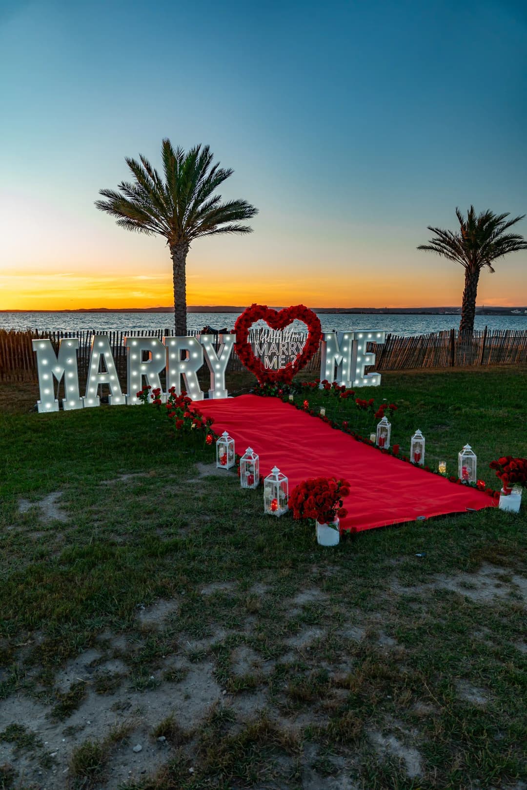 Lettres Géantes "MARRY ME" & Cœur Géant Fleuri